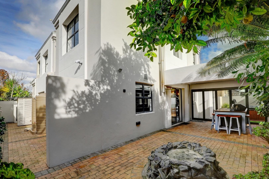 3 Bedroom Property for Sale in Van Riebeeckshof Western Cape